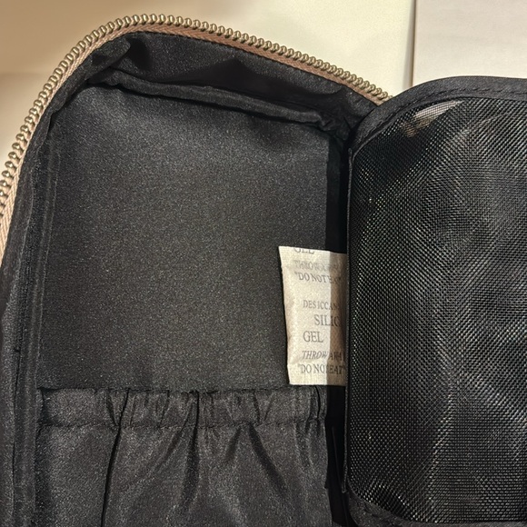 Bobbi Brown cosmetic/makeup case - Picture 7 of 14